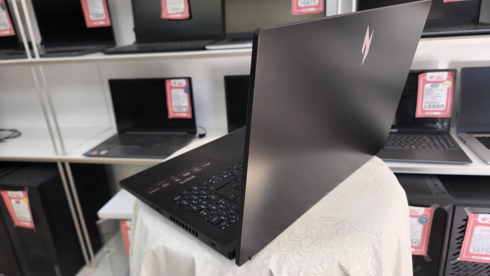 Acer Nitro 5 - Ryzen 5 7535HS | 16 GB DDR5 | 512 GB SSD | RTX 4060 8GB | 144Hz 15.6" Gaming Laptop — fotoğraf 8