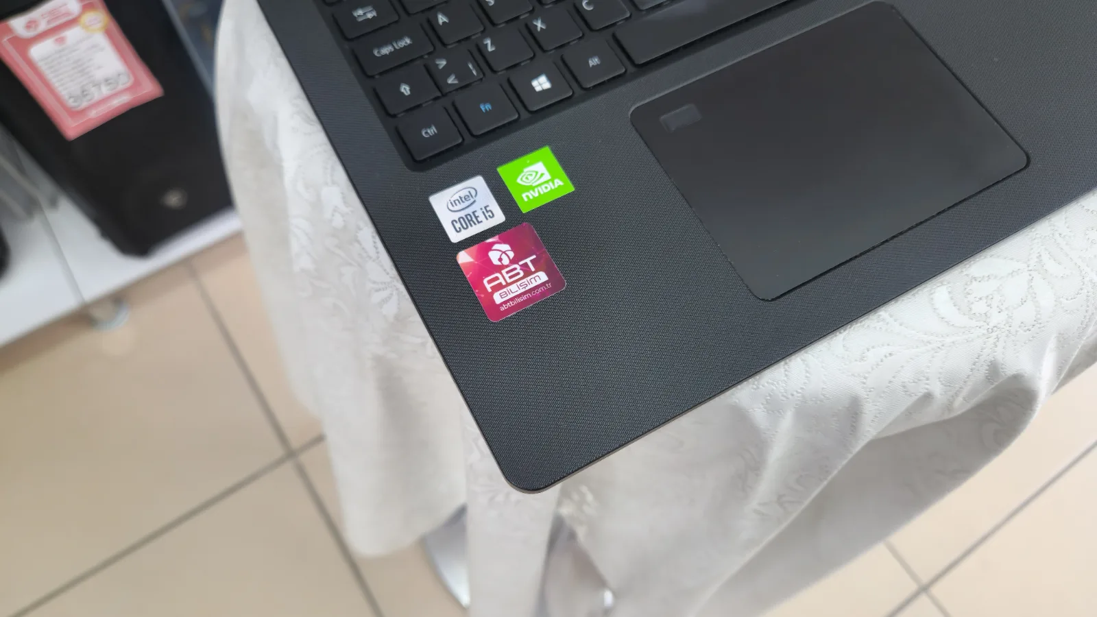 Acer TravelMate | i5-10210U | 8 GB RAM | 512 GB M.2 SSD | MX230 2 GB — fotoğraf 4