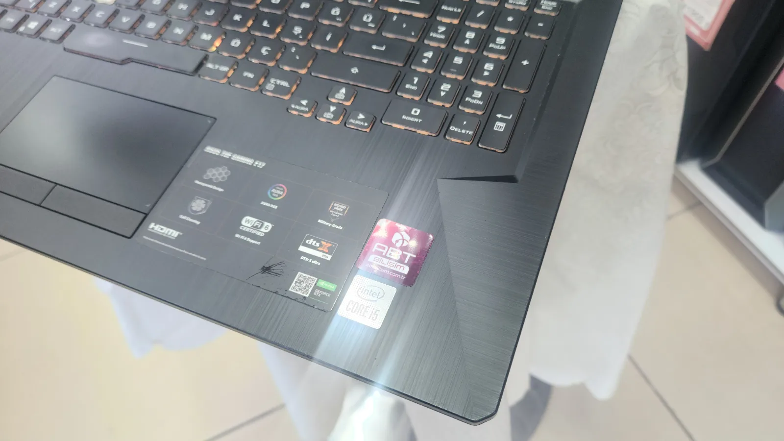 ASUS TUF Gaming F17 | i5-10300H | GTX 1650 Ti 4GB | 16GB RAM | 512GB SSD | 17.3" 144Hz | 24 Ay Garanti — fotoğraf 4