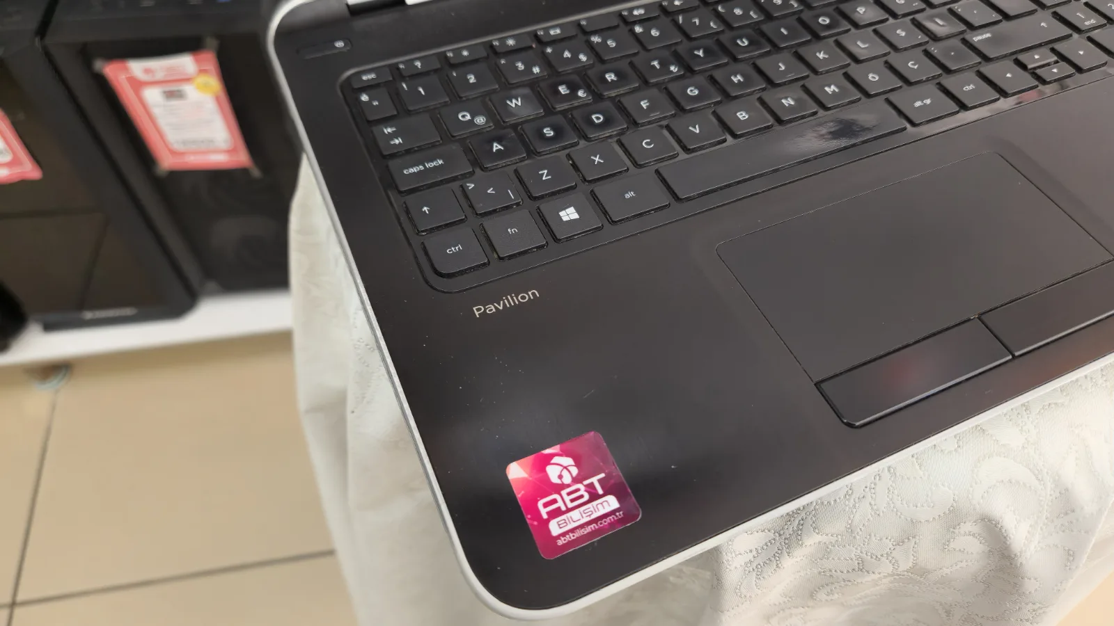 HP Pavilion | i7-4500U | 8 GB | 120 GB SSD | GT 740M 2 GB — fotoğraf 3