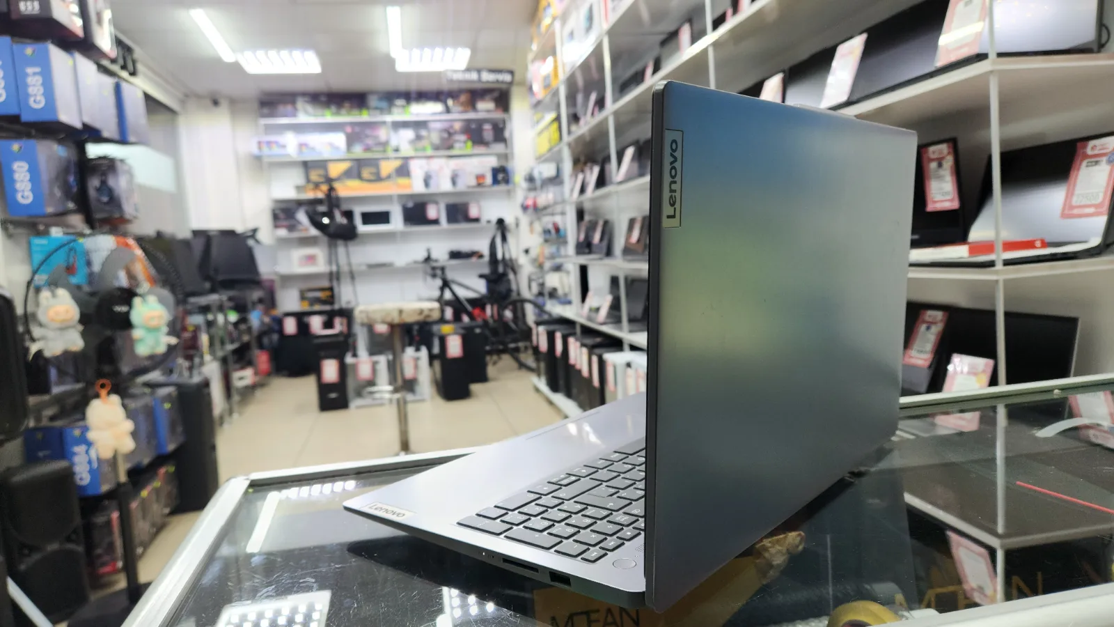 Lenovo IdeaPad Slim 3 | i5 12450H | 8 GB RAM | 256 GB M.2 | Full HD — fotoğraf 9