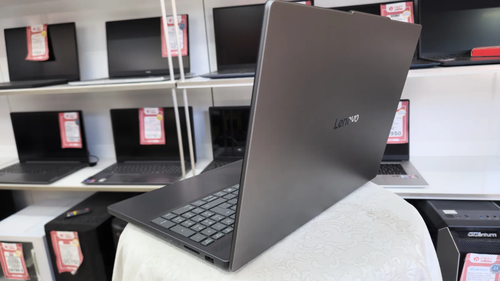 Lenovo | Ryzen 7 170 | 16 GB DDR5 | 512 GB M.2 | 2 GB Ekran Kartı — fotoğraf 8