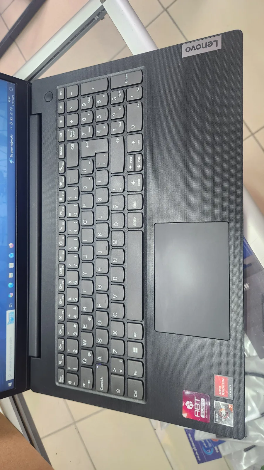 Lenovo Ryzen 7 5700U 8GB RAM 512GB SSD Full HD Laptop — fotoğraf 4