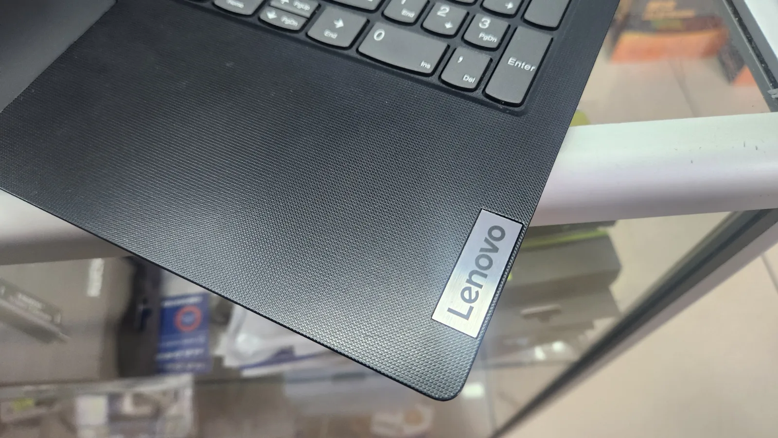 Lenovo Ryzen 7 5700U 8GB RAM 512GB SSD Full HD Laptop — fotoğraf 3