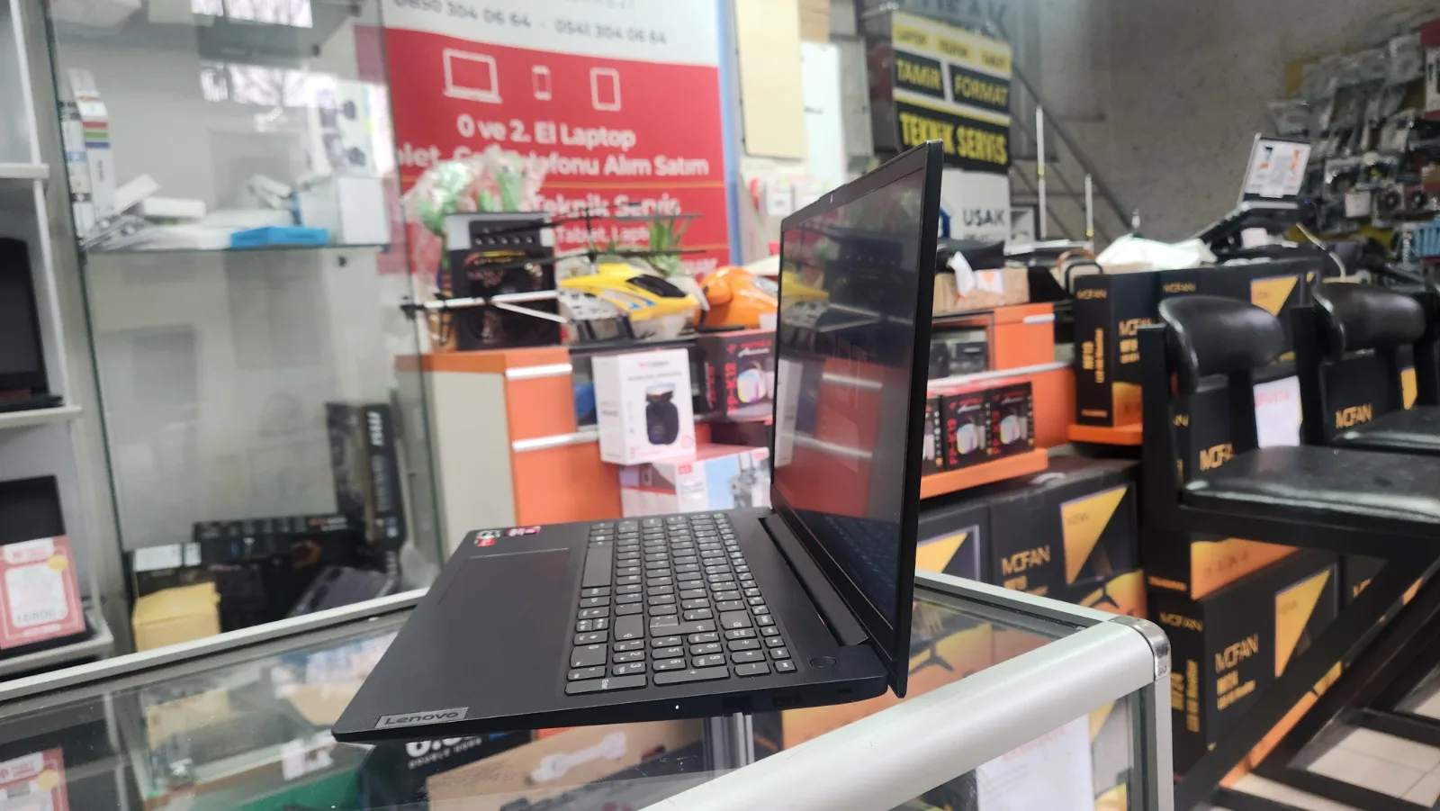 Lenovo Ryzen 7 5700U 8GB RAM 512GB SSD Full HD Laptop — fotoğraf 7