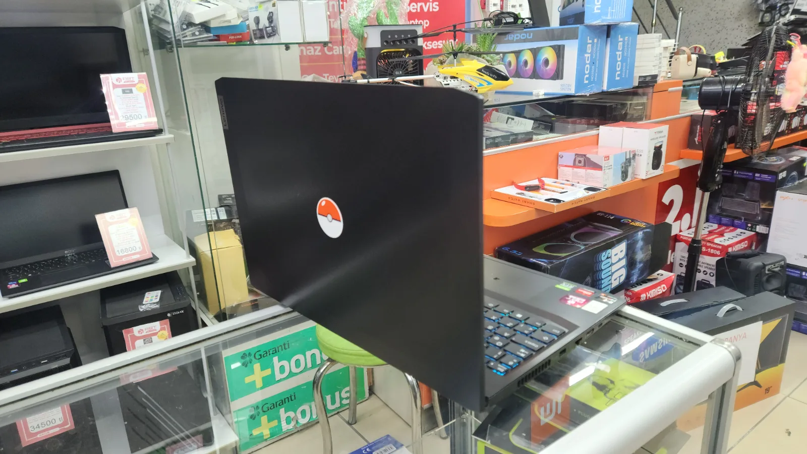 Lenovo Ryzen 7 5800H 16 GB 512 GB M.2 6 GB RTX 3060 165 Hz Gaming Laptop — fotoğraf 6