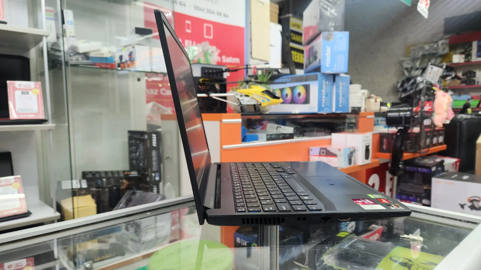 Lenovo Ryzen 7 5800H 16 GB 512 GB M.2 6 GB RTX 3060 165 Hz Gaming Laptop — fotoğraf 5