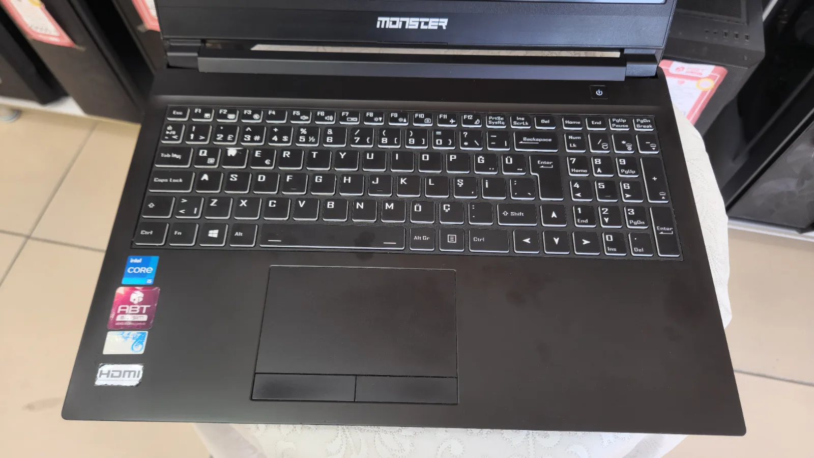 Monster Abra A5 i5-11400H 8GB RAM 512GB SSD RTX 3050Ti 4GB 144Hz Gaming Laptop — fotoğraf 5