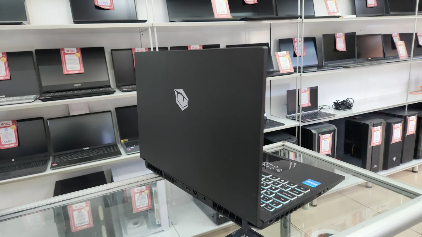 Monster Abra A5 | i5-13500H | 16 GB DDR4 | 1 TB M.2 | RTX 4050 6 GB | 15.6” FHD 144 Hz — fotoğraf 6
