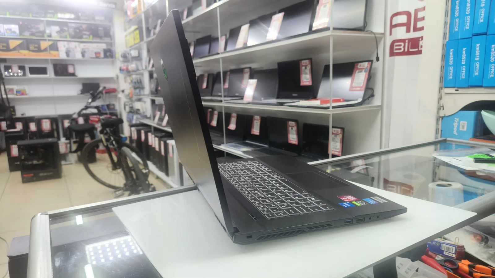 Monster Abra A7 | i5 11400H | 16 GB | 512 GB M.2 | RTX 3050 Ti 17.3" Full HD — fotoğraf 6