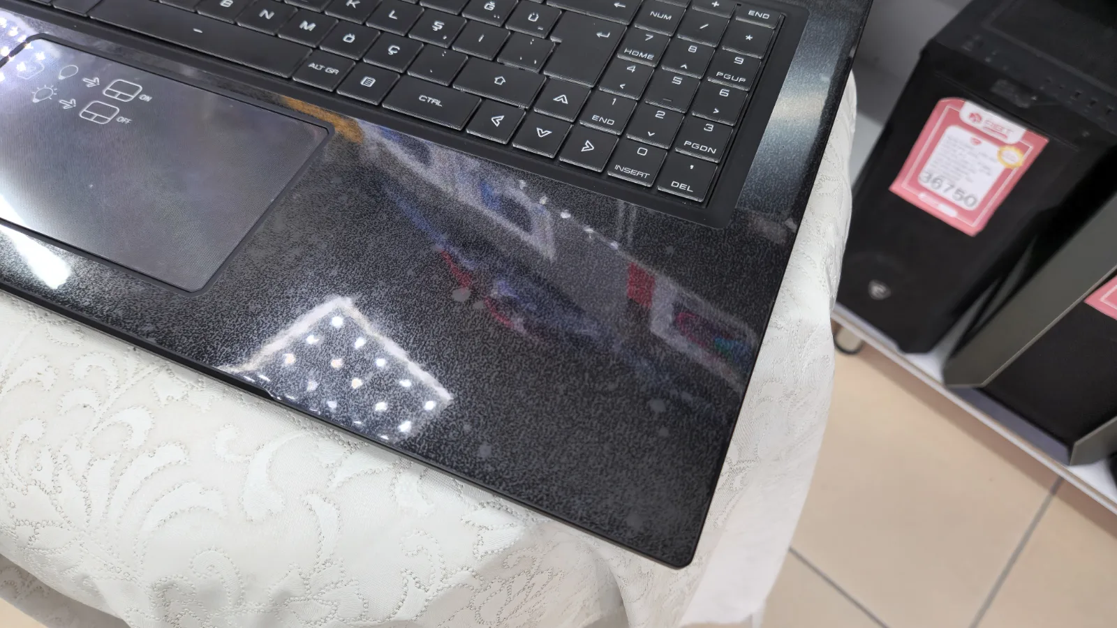 Monster Tulpar T7 i7-10875H RTX 3060 16GB 1TB SSD 17.3" QHD 165Hz Gaming Notebook — fotoğraf 4