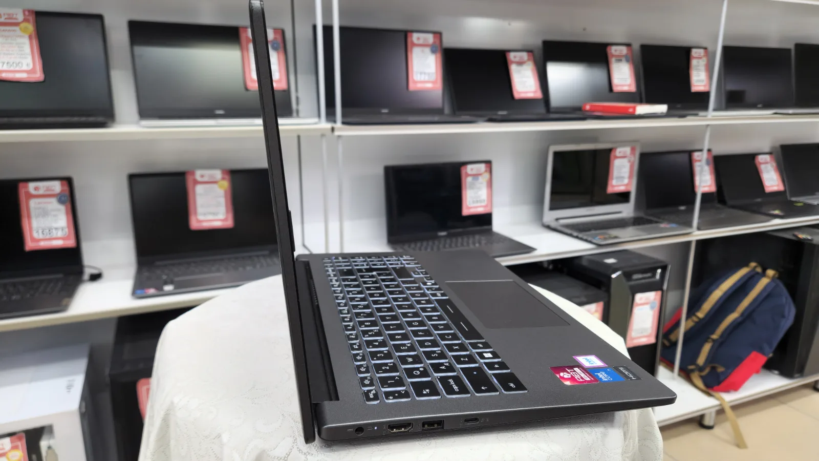 MSI Modern 15 F1MG Intel Core 7 150U 16 GB RAM 512 GB SSD 15,6″ Full HD Işıklı Klavye Dizüstü Bilgisayar — fotoğraf 6