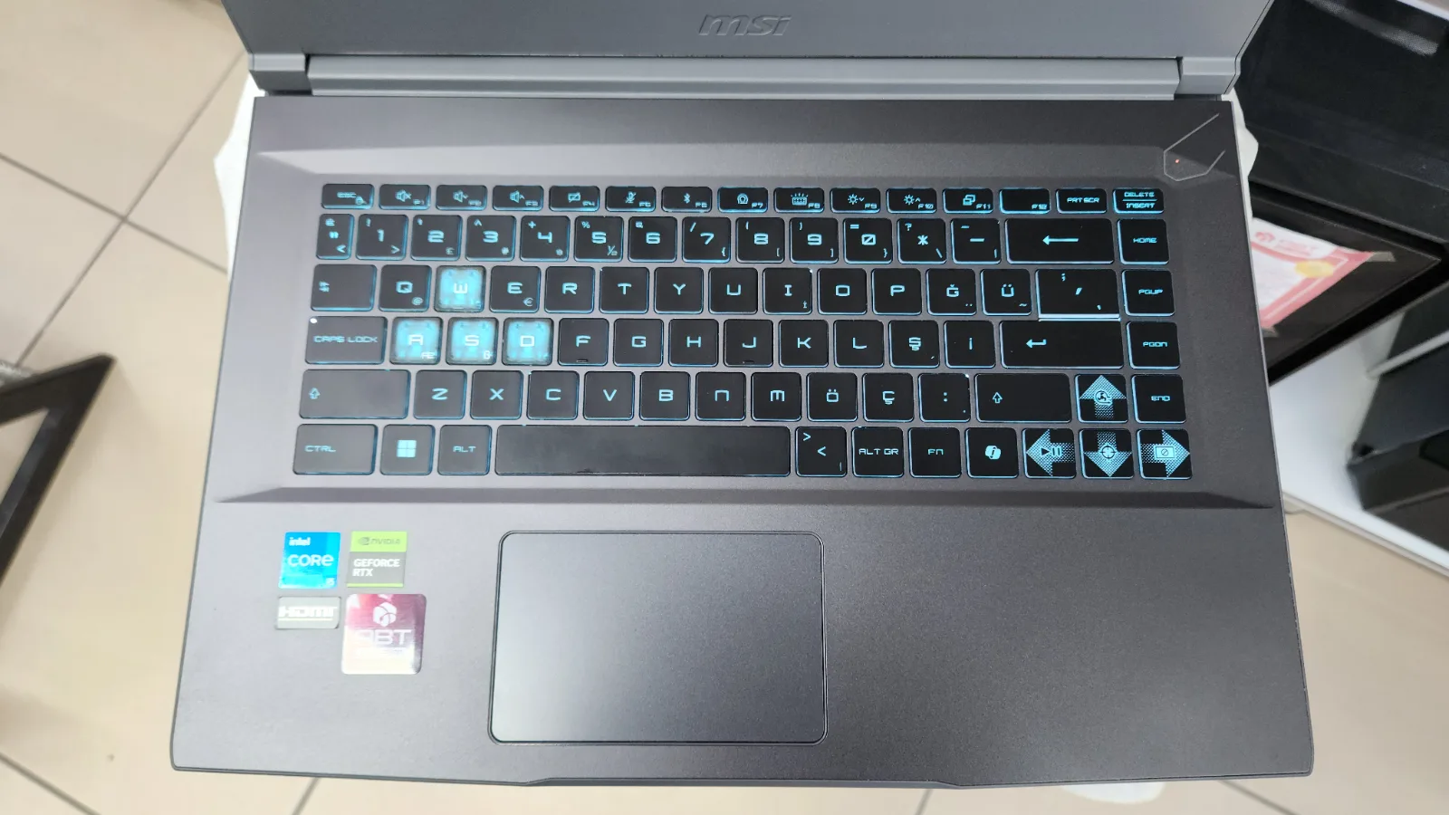 MSI Thin 15 (Intel Core i5-12450H / RTX 2050 / 8GB RAM / 512GB SSD) — fotoğraf 5