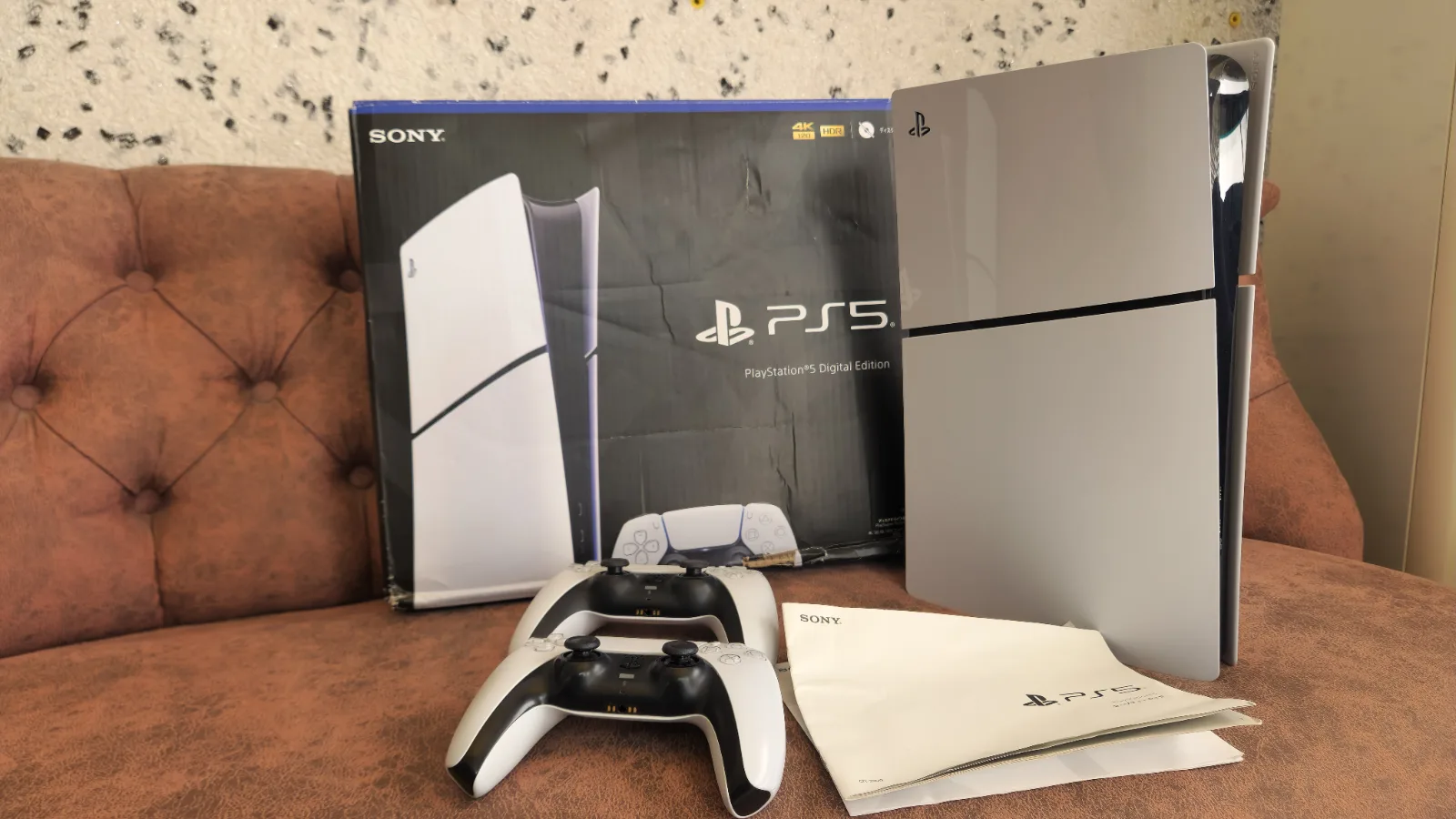 Sony PlayStation 5 Slim Digital Edition 1 TB - 2 Kollu (CFI-2000) — fotoğraf 2